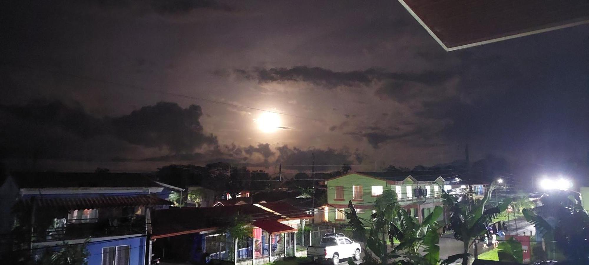Alojamientos N&S La Fortuna Pokoj fotografie